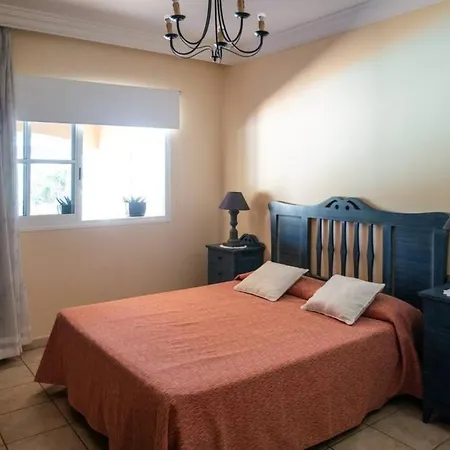 Villa Vergel With Huge Private Pool, Jacuzzi, Sauna & Bbq By Amazzzing Travel *
