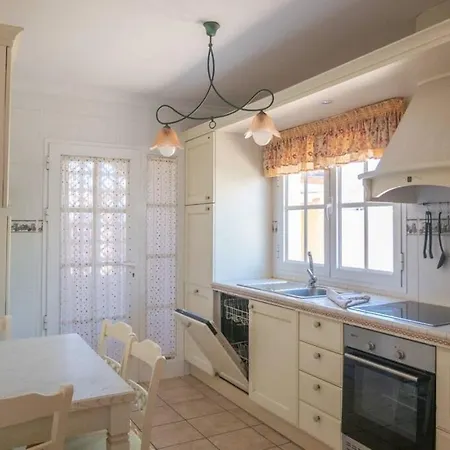 Vergel With Jacuzzi, Large Private Pool, Sauna&bbq By Amazzzing Travel Villa