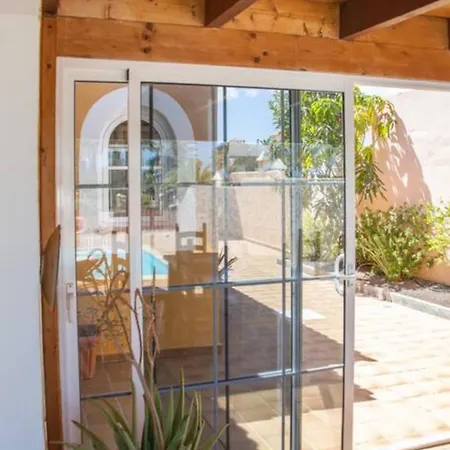Villa Vergel With Huge Private Pool, Jacuzzi, Sauna & Bbq By Amazzzing Travel *
