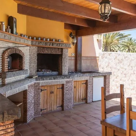 Vergel With Jacuzzi, Large Private Pool, Sauna&bbq By Amazzzing Travel Villa
