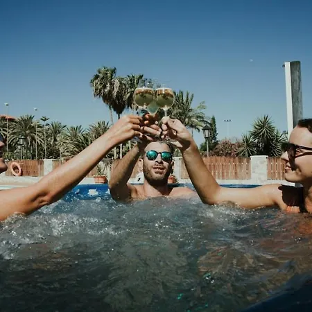 Vergel With Huge Private Pool, Jacuzzi, Sauna & Bbq By Amazzzing Travel *