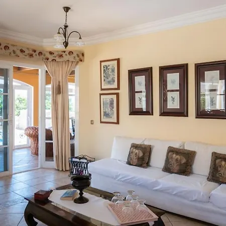 Vergel With Huge Private Pool, Jacuzzi, Sauna & Bbq By Amazzzing Travel