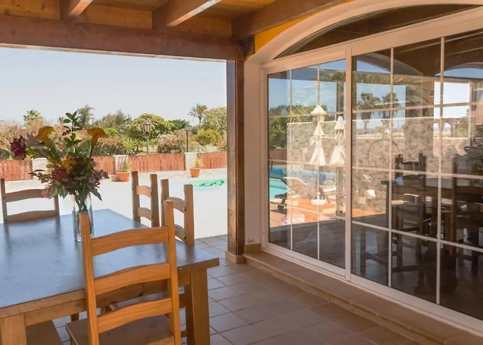 Villa Villa Vergel With Large Private Pool Jacuzzi Bbq In Frontline Caleta De Fuste Golf By Amazzzing Travel La Guirra